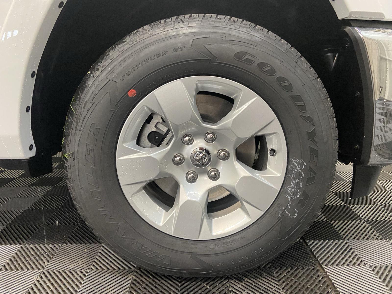 2025 Ram 1500 Big Horn Lone Star photo 6