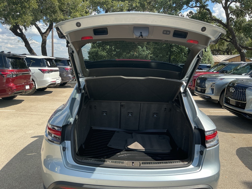 2024 Porsche Macan Base photo 5