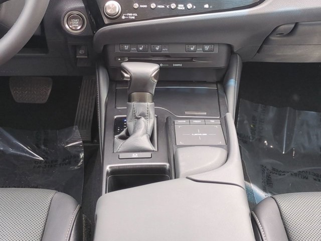 2022 Lexus ES 250 photo 18