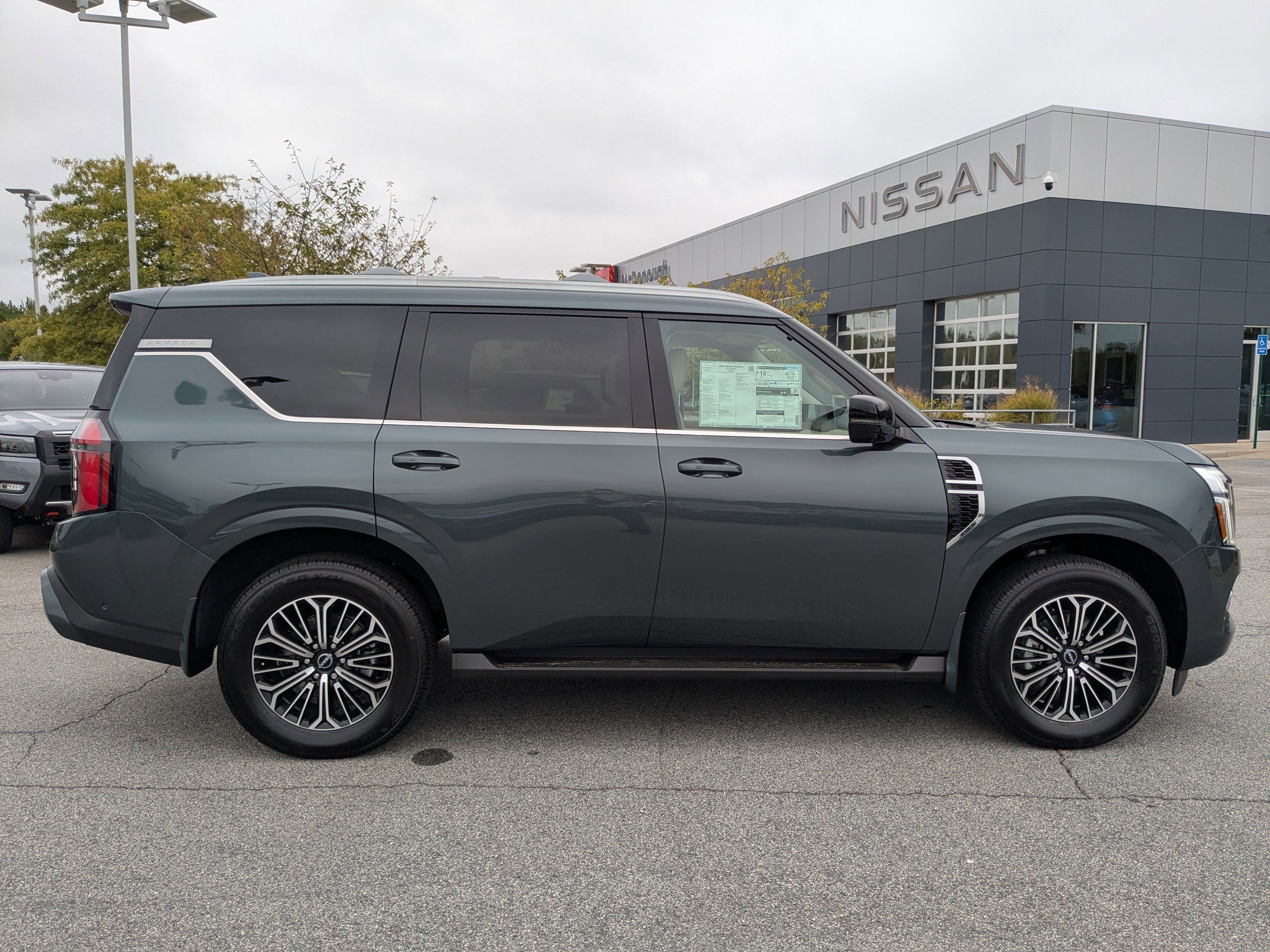 2026 Nissan Armada Platinum photo 2