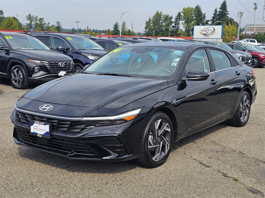 2024 Hyundai Elantra SEL Convenience photo 3