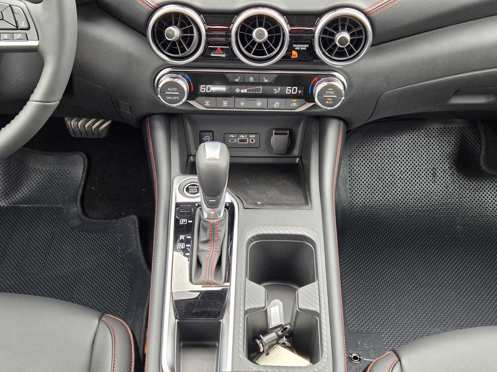 2025 Nissan Sentra SR photo 14