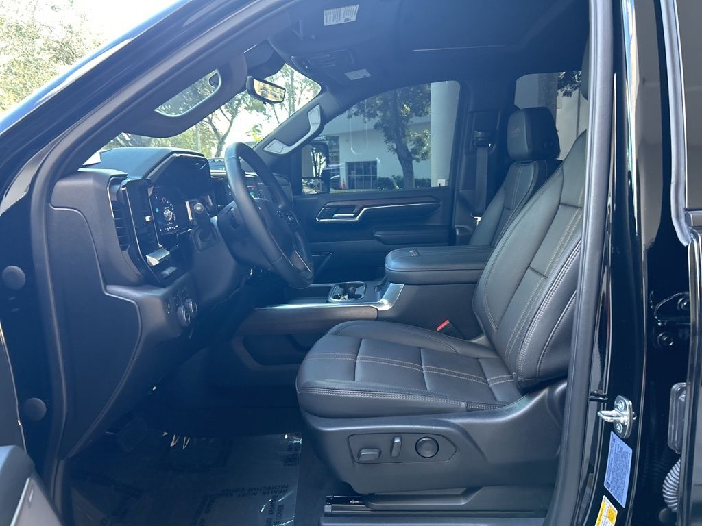 2024 Chevrolet Silverado 3500HD High Country photo 3