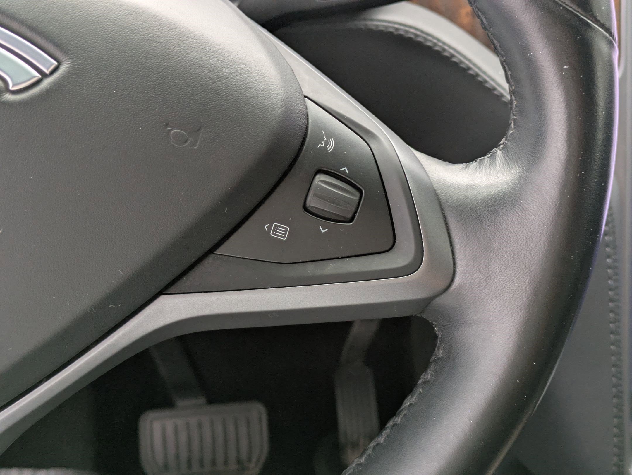 2019 Tesla Model X photo 16