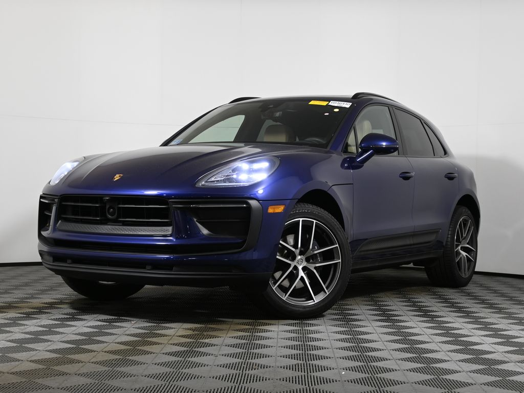 2025 Porsche Macan's photo