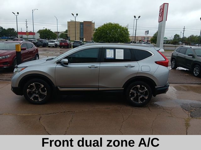 2019 Honda CR-V Touring photo 3