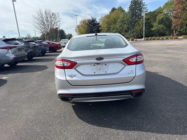 2014 Ford Fusion SE photo 4