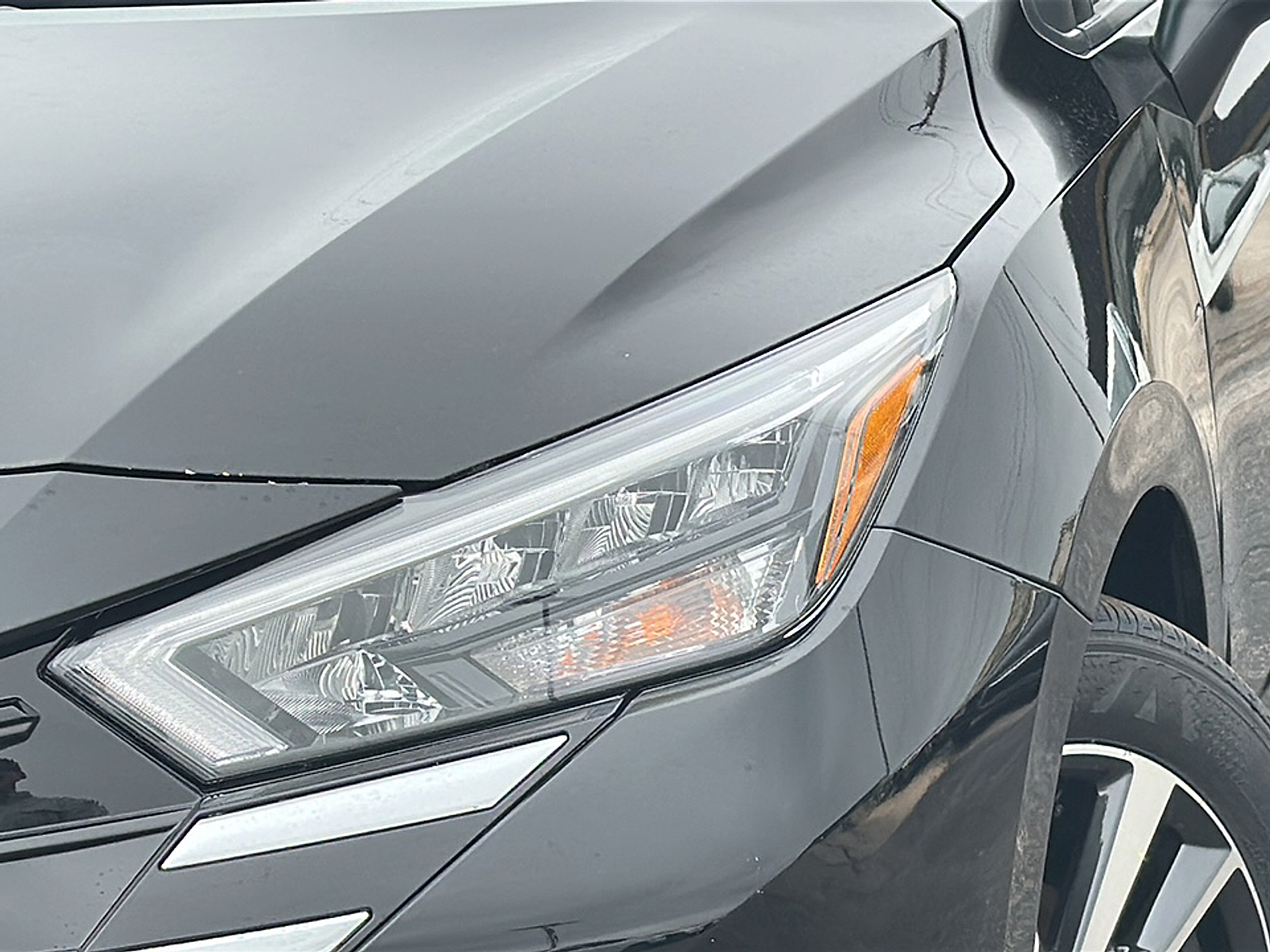 2025 Nissan Versa S photo 2