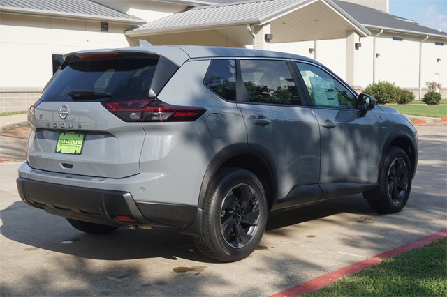 2026 Nissan Rogue SV photo 2