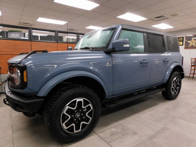 2024 Ford Bronco Outer Banks's photo