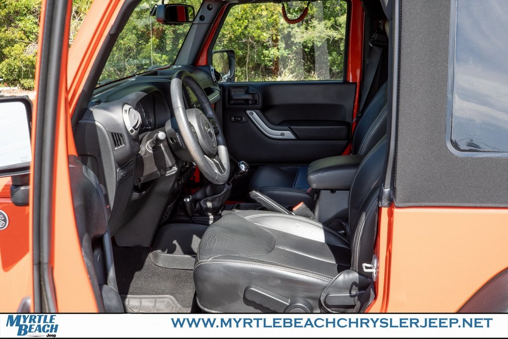 2015 Jeep Wrangler Rubicon photo 17