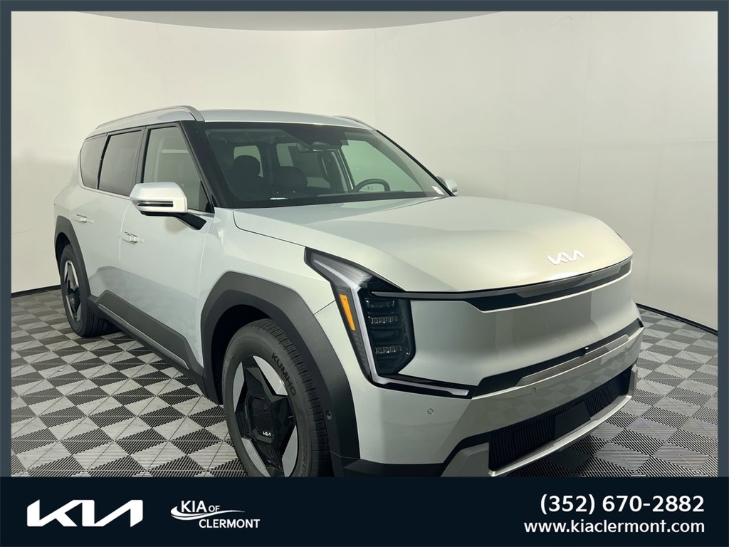 2026 Kia EV9 Light's photo