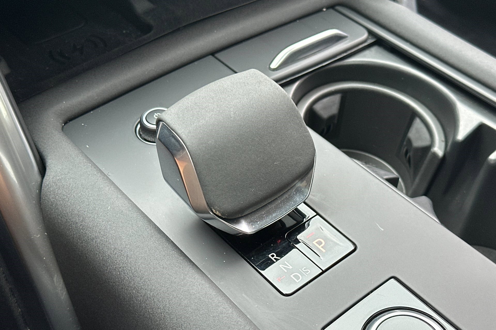 2024 Land Rover Discovery Metropolitan Edition photo 22