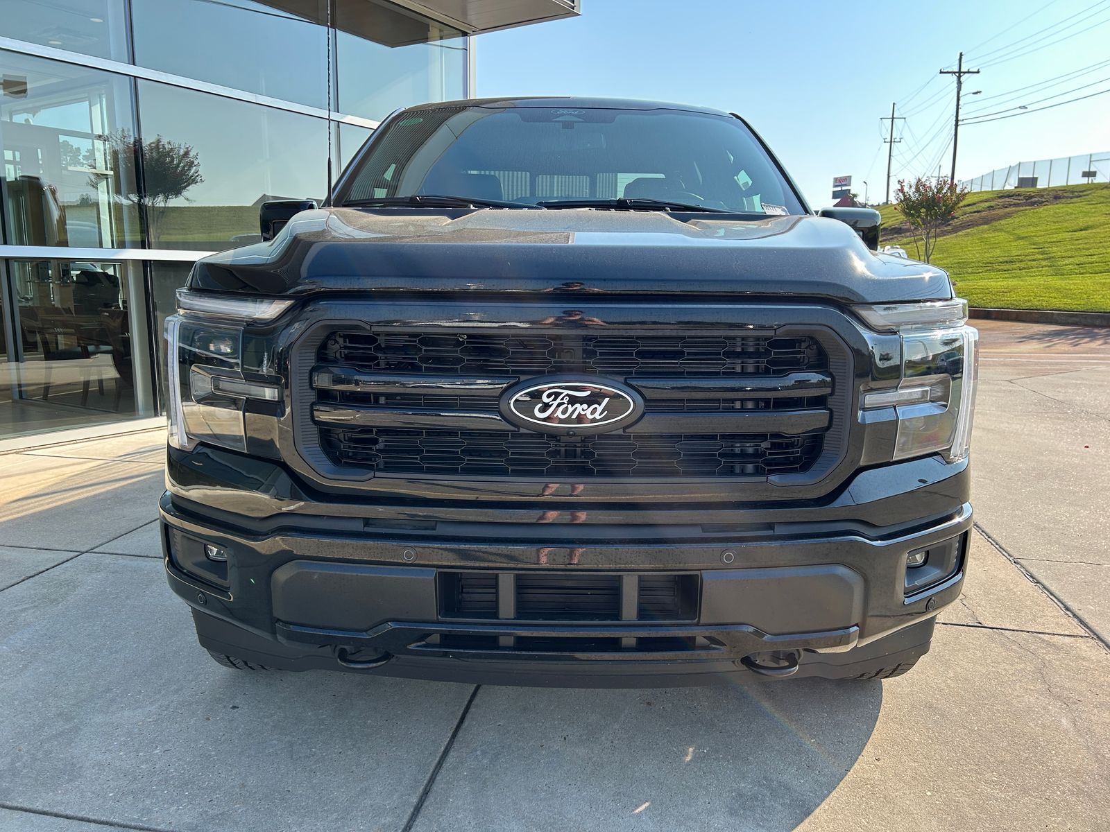 2025 Ford F-150 Lariat photo 4