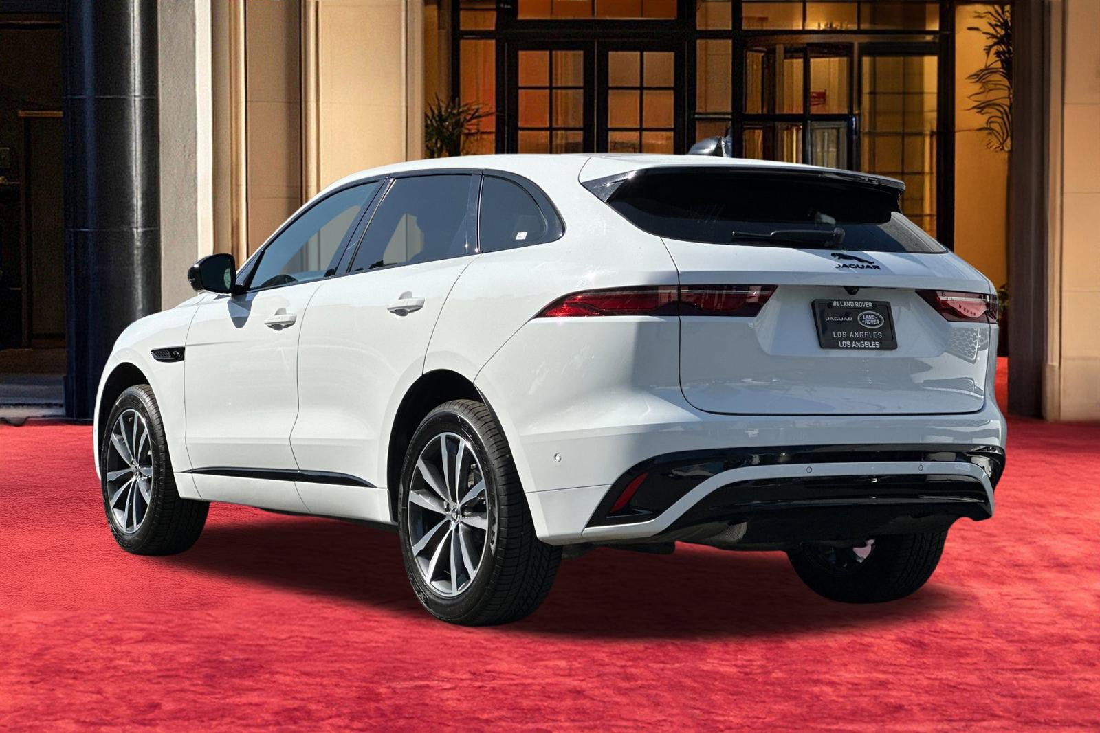 2025 Jaguar F-PACE P250 R-Dynamic S photo 3