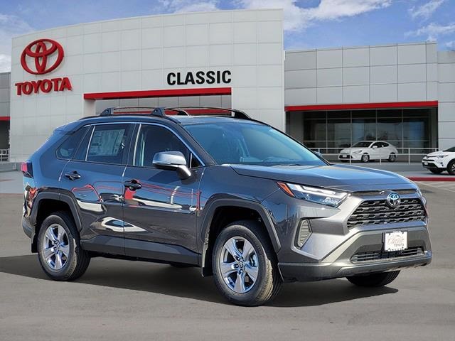 2025 Toyota RAV4 XLE's photo