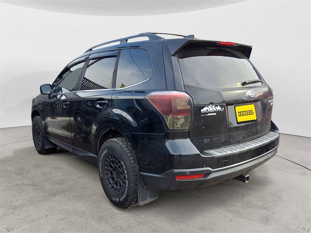 2017 Subaru Forester 2.5i Limited photo 2