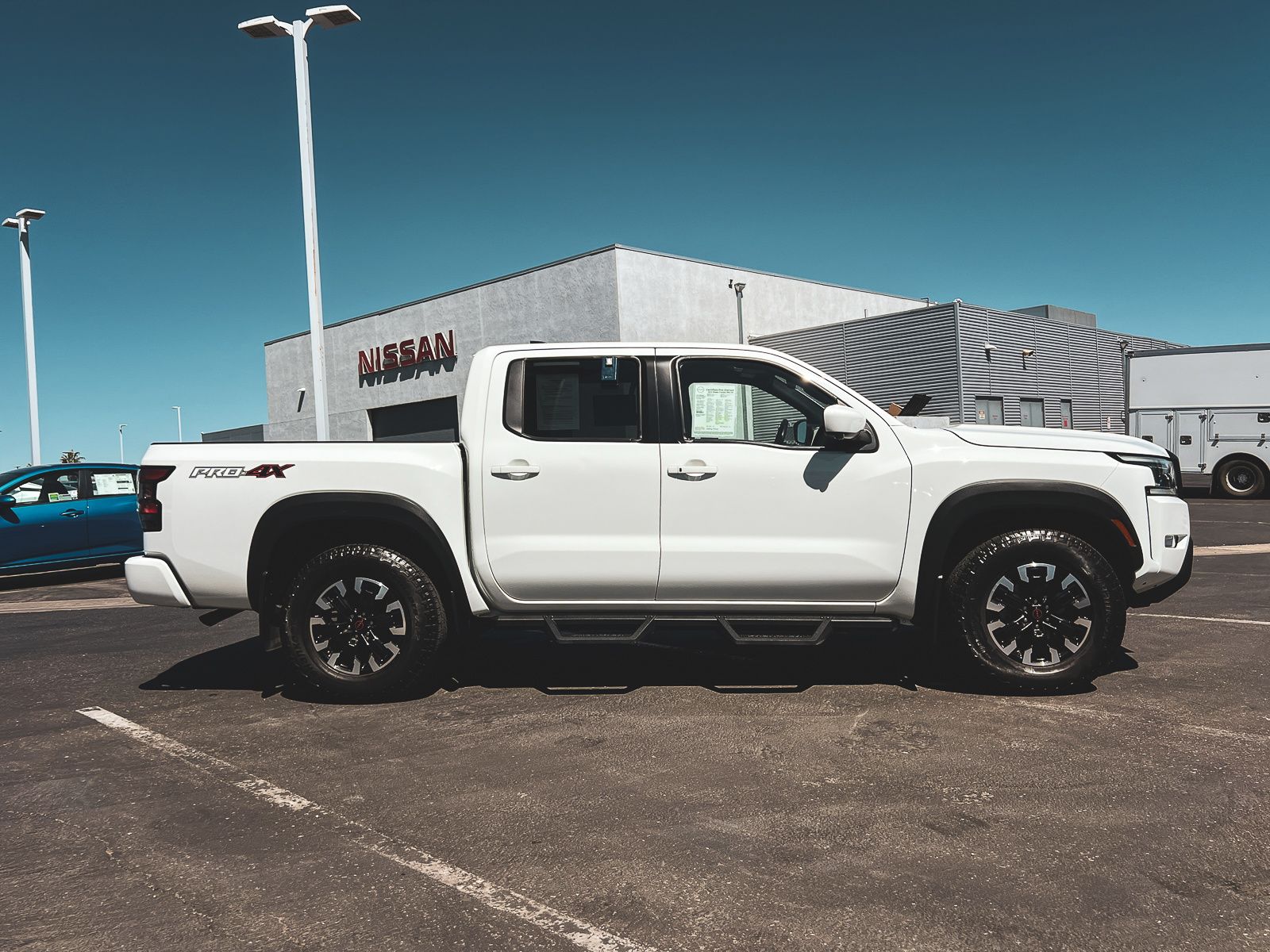 2024 Nissan Frontier PRO-4X photo 2