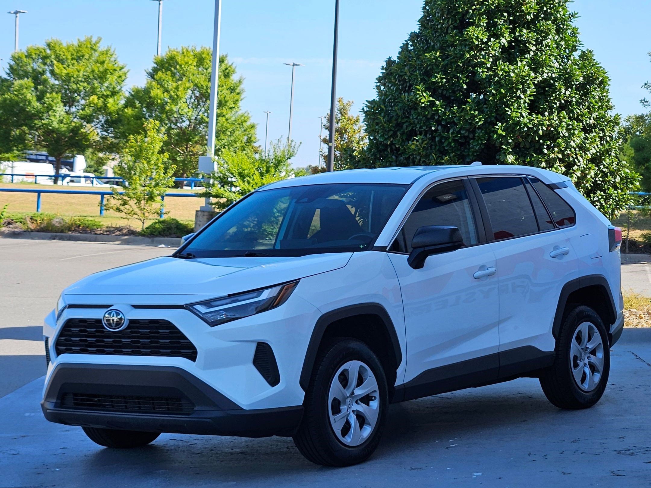 2024 Toyota RAV4 LE photo 3