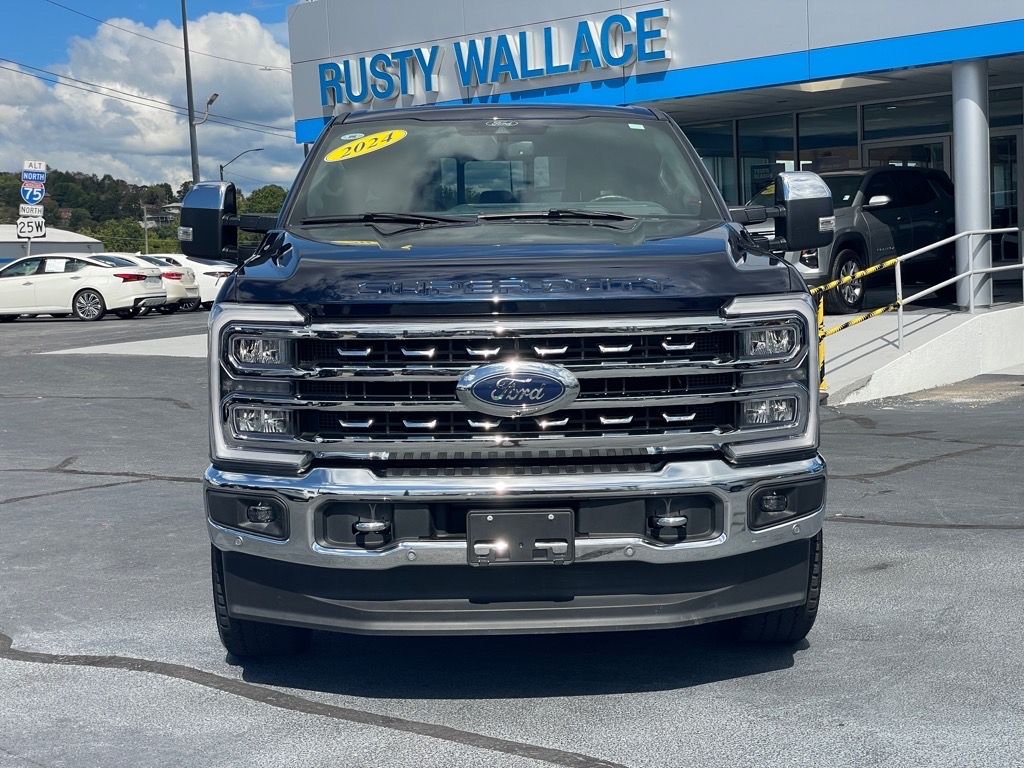 2024 Ford F-250 Lariat photo 2