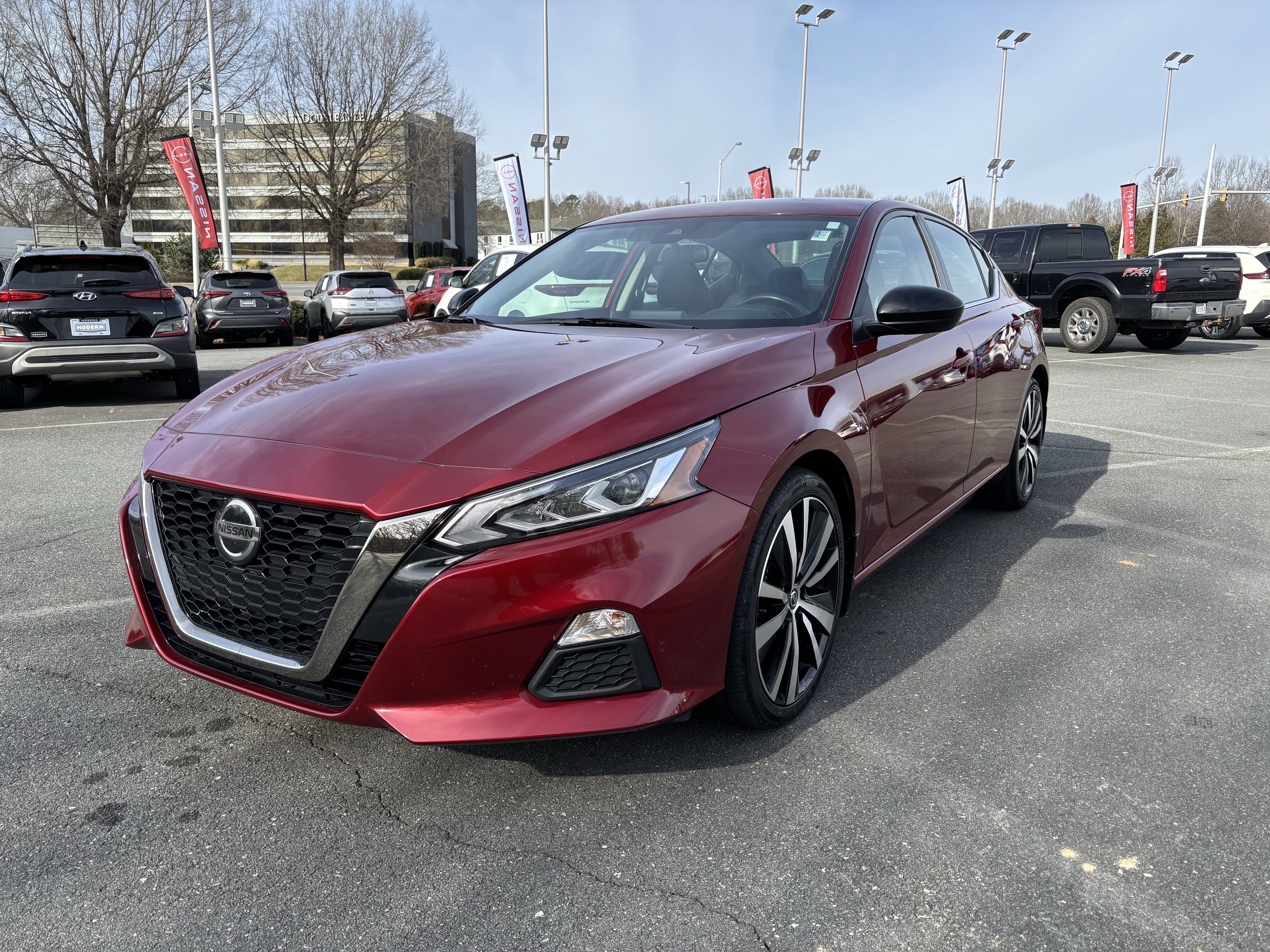 2022 Nissan Altima SR
