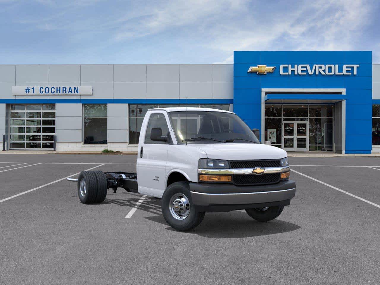 2025 Chevrolet Express Cutaway Base's photo
