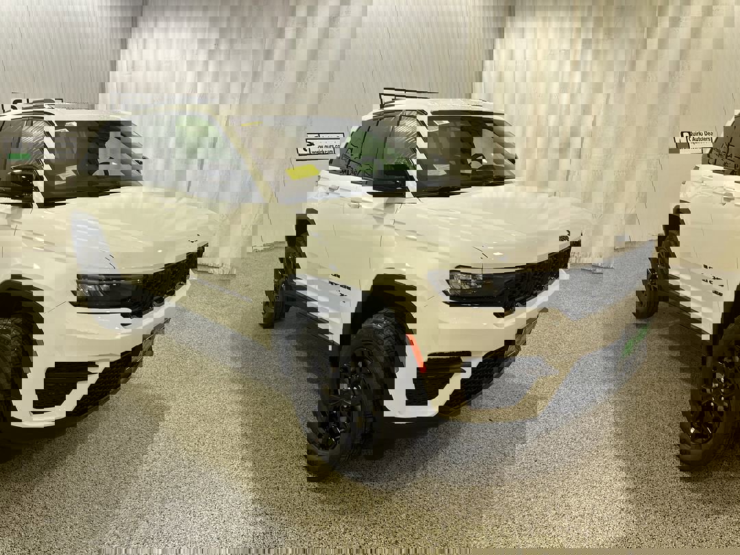 2025 Jeep Grand Cherokee Altitude's photo