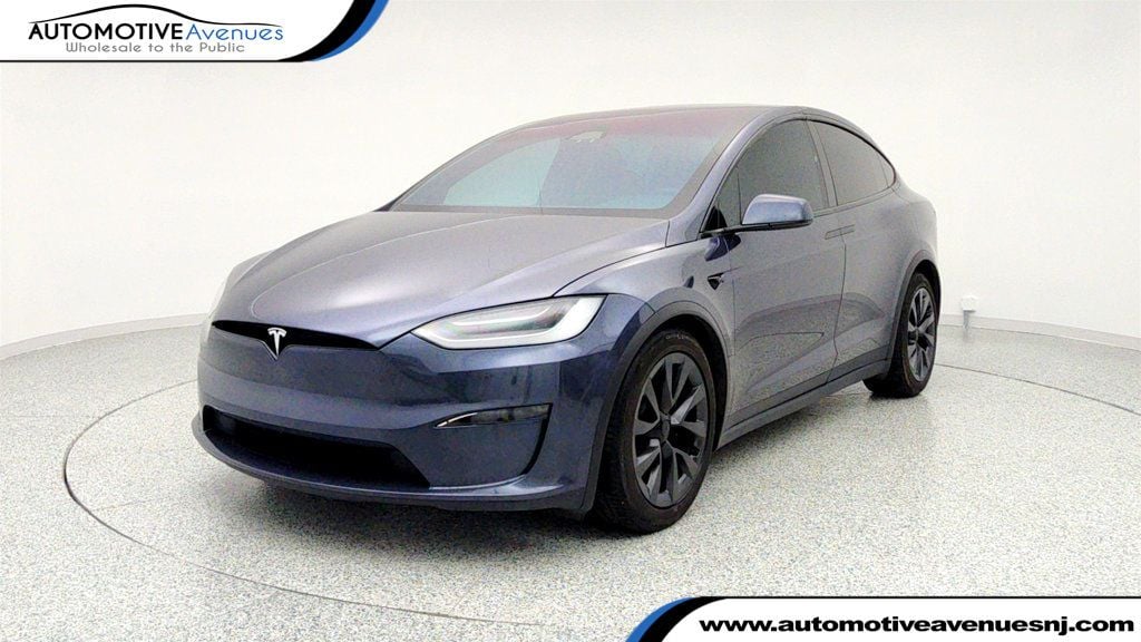 2023 Tesla Model X Long Range's photo