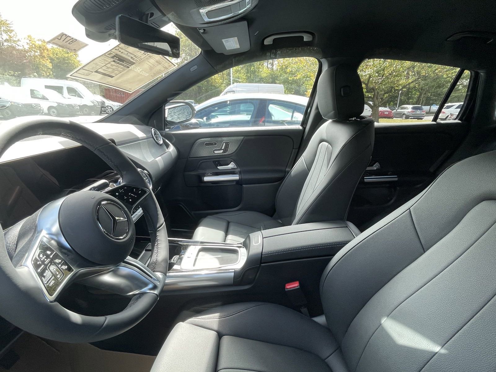 2025 Mercedes Benz GLA 250 4MATIC photo 4