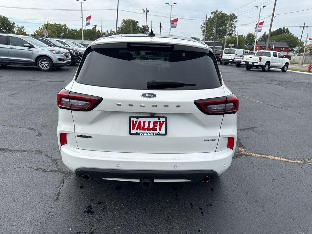 2023 Ford Escape ST-Line Select photo 4