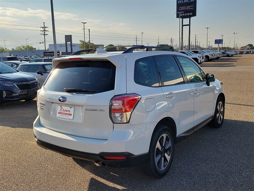 2018 Subaru Forester Premium photo 10