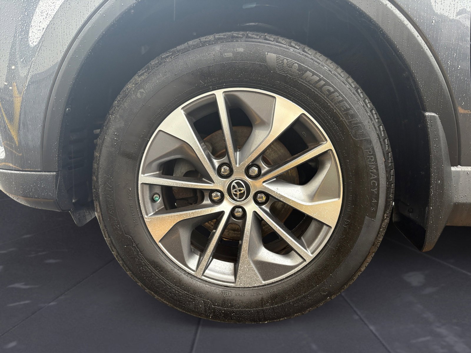2018 Toyota RAV4 Hybrid XLE photo 35