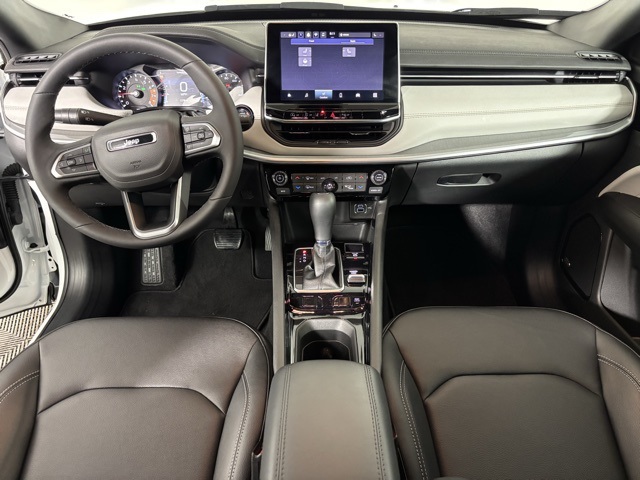 2025 Jeep Compass Limited photo 15