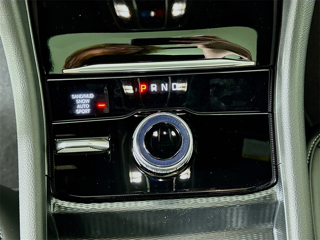2025 Jeep Grand Cherokee Limited photo 18
