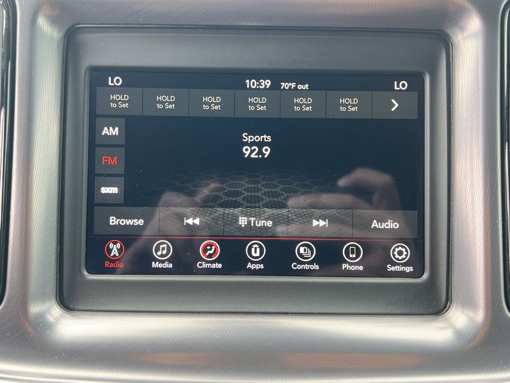 2021 Dodge Challenger SXT photo 4