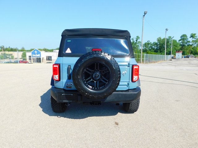 2023 Ford Bronco Base photo 3