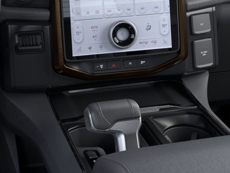 2025 Ford F-150 Lightning Lariat photo 16