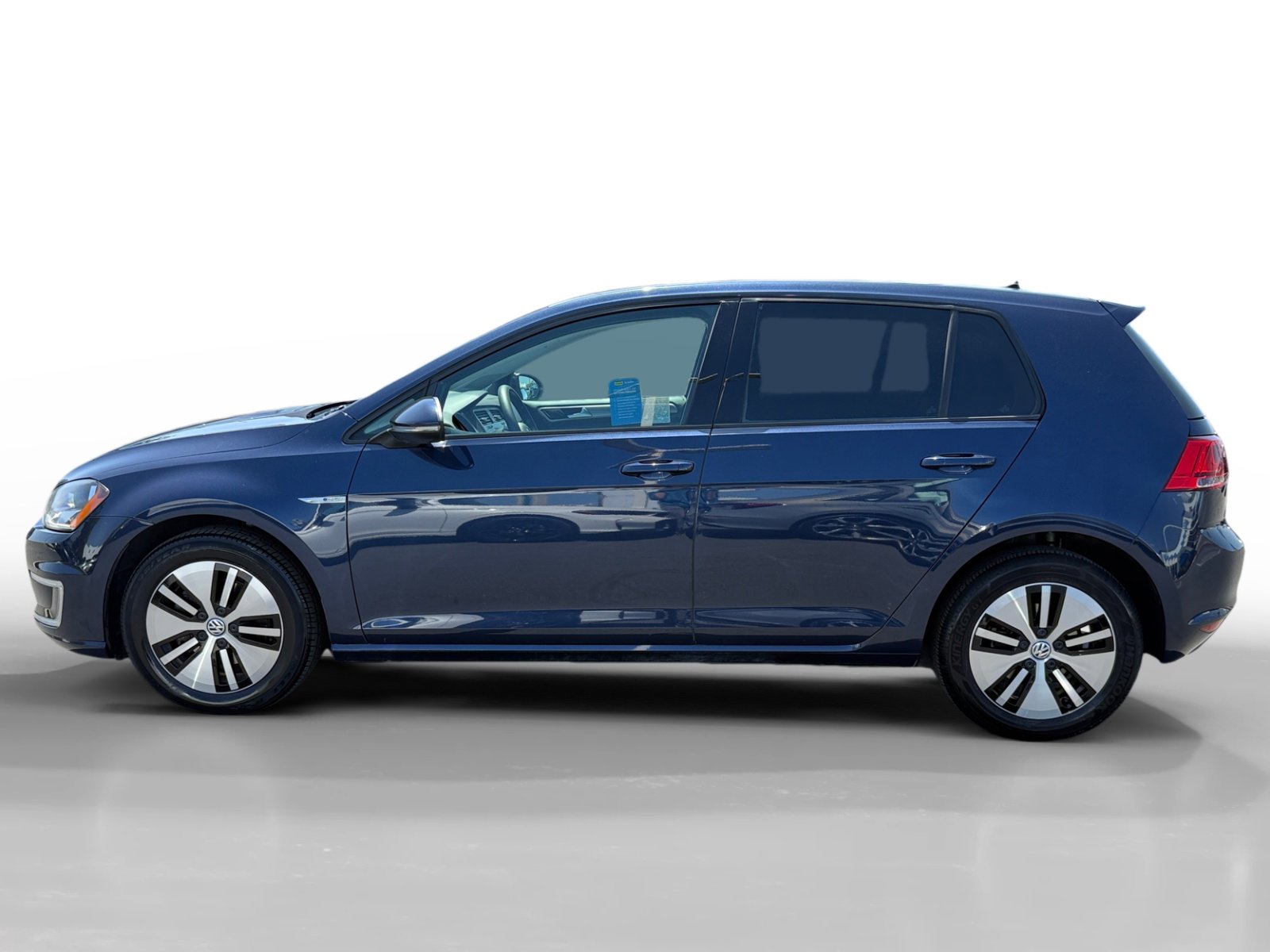 Used 2016 Volkswagen e-Golf e-Golf SE with VIN WVWKP7AU1GW912562 for sale in Salinas, CA