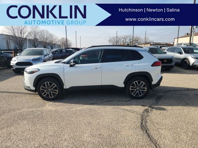 2026 Toyota Corolla Cross XLE's photo