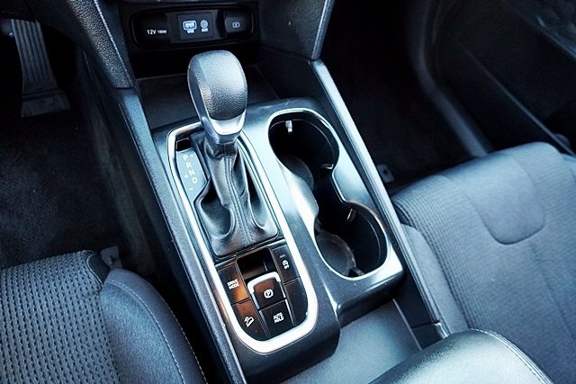 Used 2020 White Hyundai SEL image 29