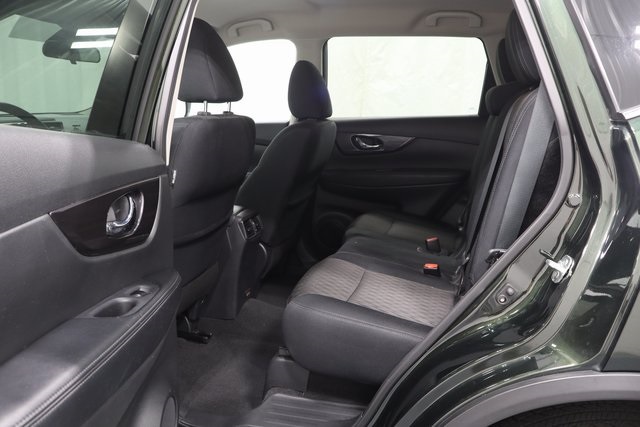 2019 Nissan Rogue SV photo 12