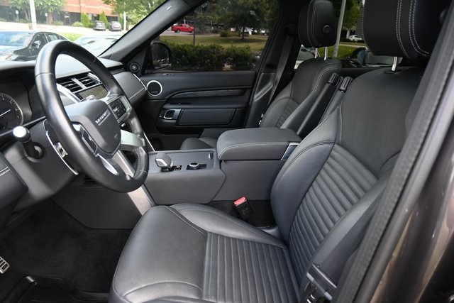 2023 Land Rover Discovery S R-Dynamic photo 19