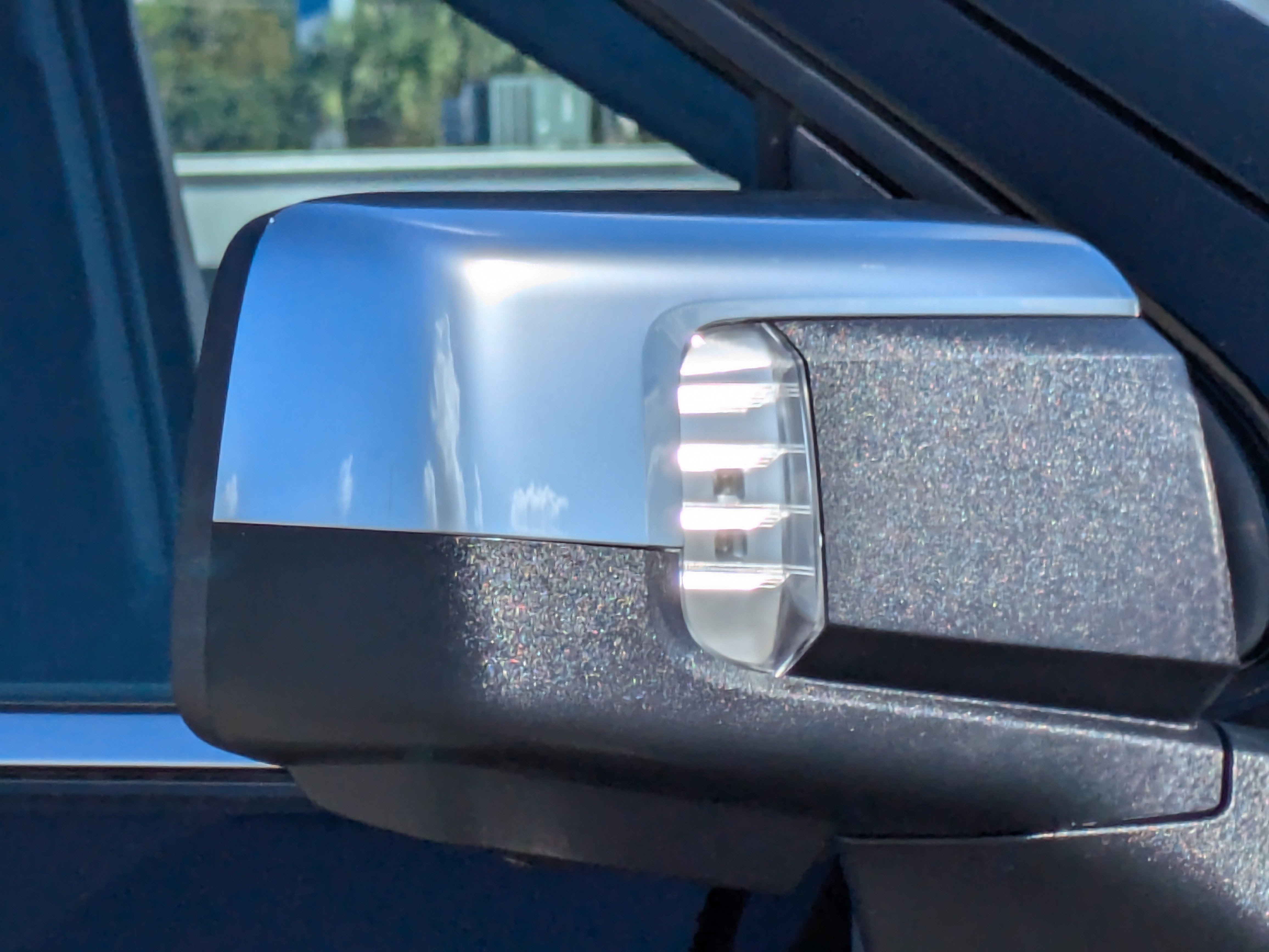 2026 Chevrolet Silverado 1500 High Country photo 2