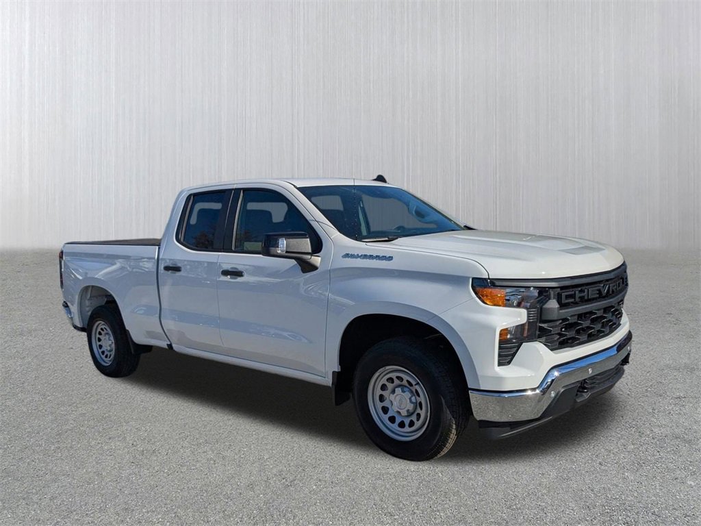 2026 Chevrolet Silverado Base's photo