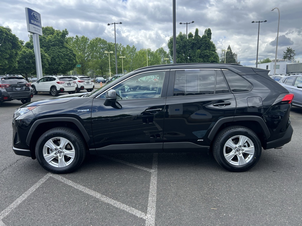 2020 Toyota RAV4 Hybrid LE photo 3
