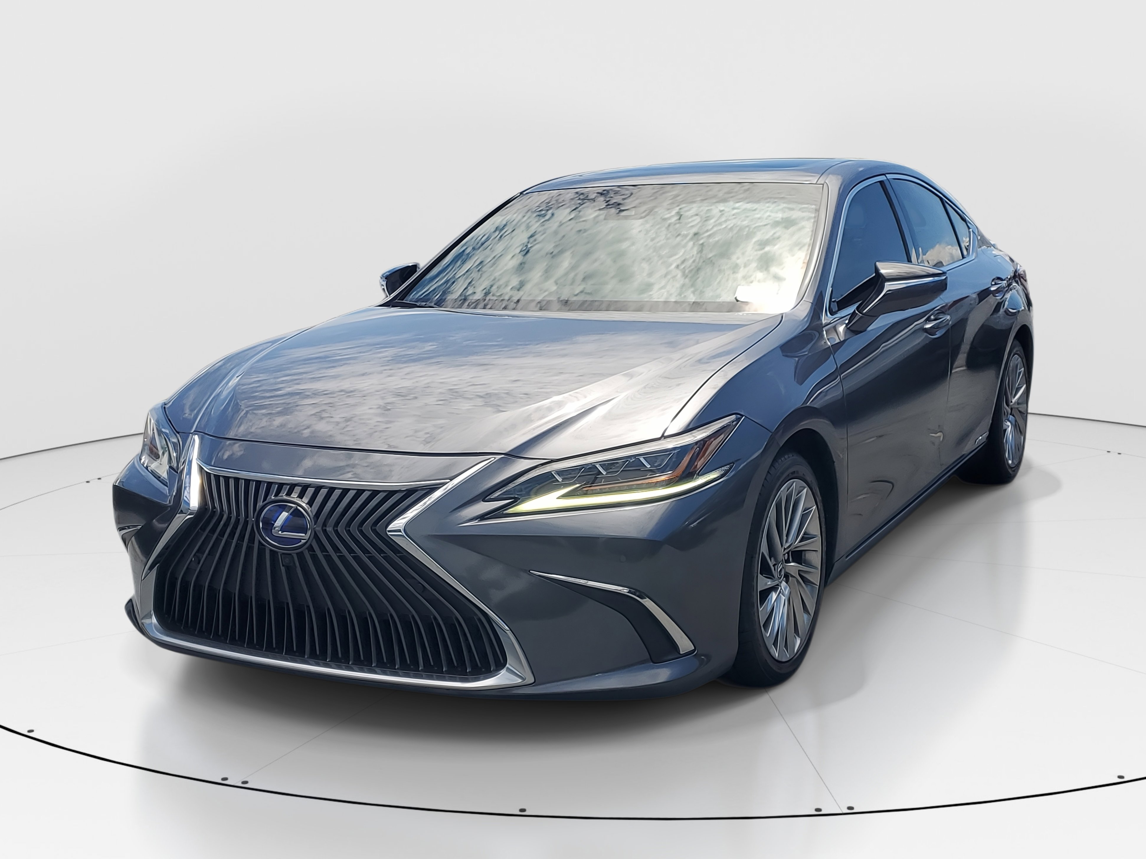 2020 Lexus ES 300h Ultra Luxury photo 3
