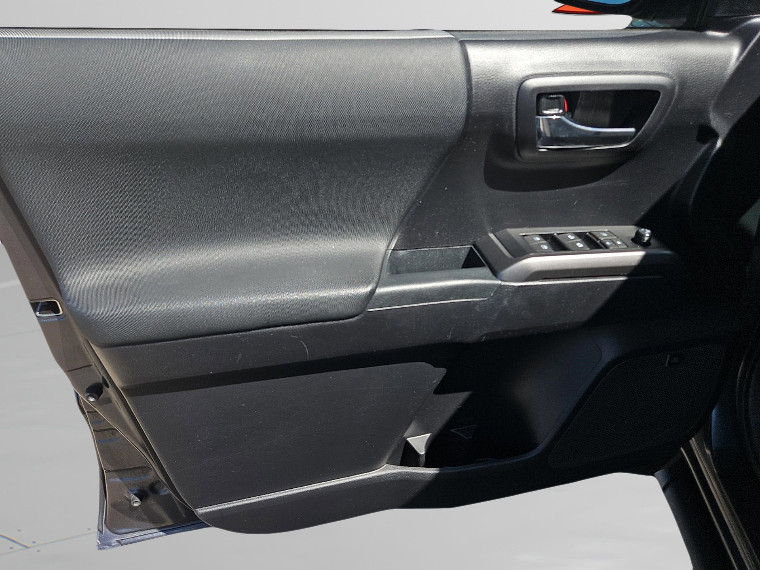 2021 Toyota Tacoma TRD Off-Road photo 9