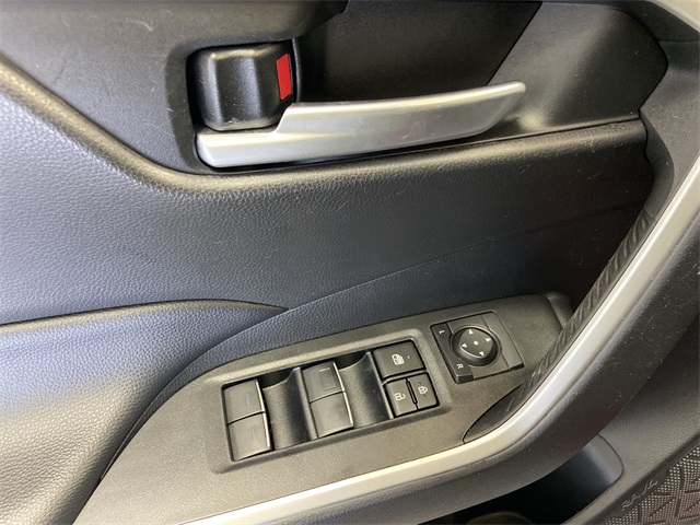 2023 Toyota RAV4 XLE Premium photo 22
