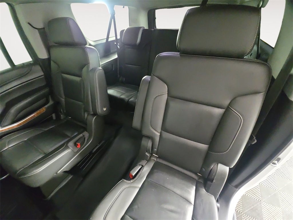 2019 Chevrolet Suburban Premier photo 12