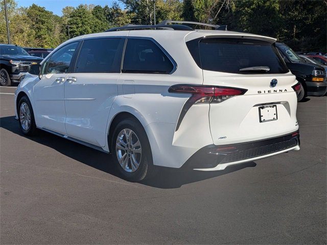 2022 Toyota Sienna XSE photo 5